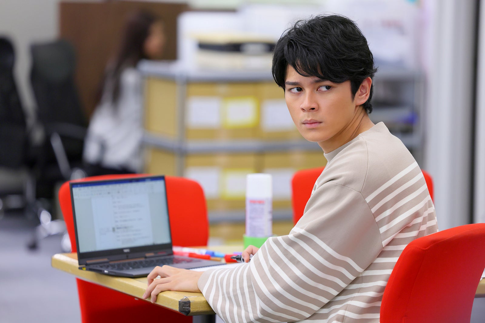 眞栄田郷敦／「エルピス―希望、あるいは災い―」第2話より（C）カンテレ