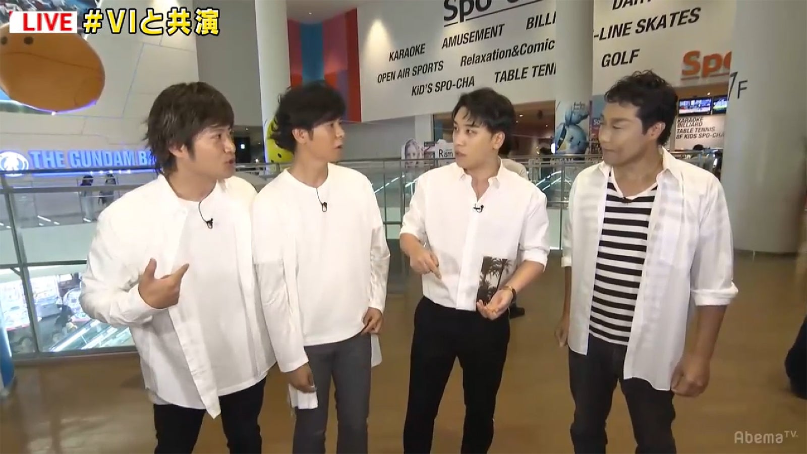 香取慎吾、稲垣吾郎、草なぎ剛のモノマネ芸人とV.I （C）AbemaTV