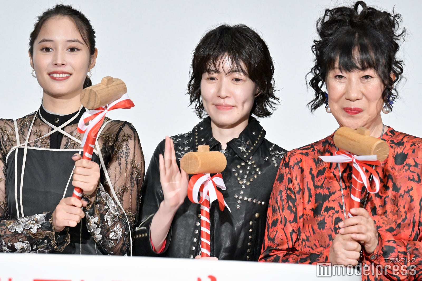 （左から）広瀬アリス、シム・ウンギョン、室井滋 （C）モデルプレス