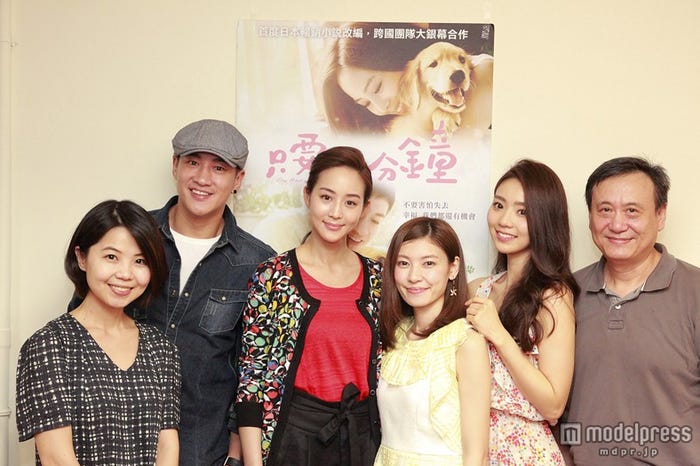 元レギュラーメンバーでシンガー・ソングライターの“りなてぃ”こと住岡梨奈(左から4番目)/舞台挨拶の様子