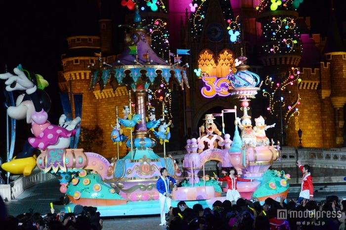 「ハピネス・イズ・ヒア スペシャルサンクスバージョン」プルート、ドナルド、デイジー