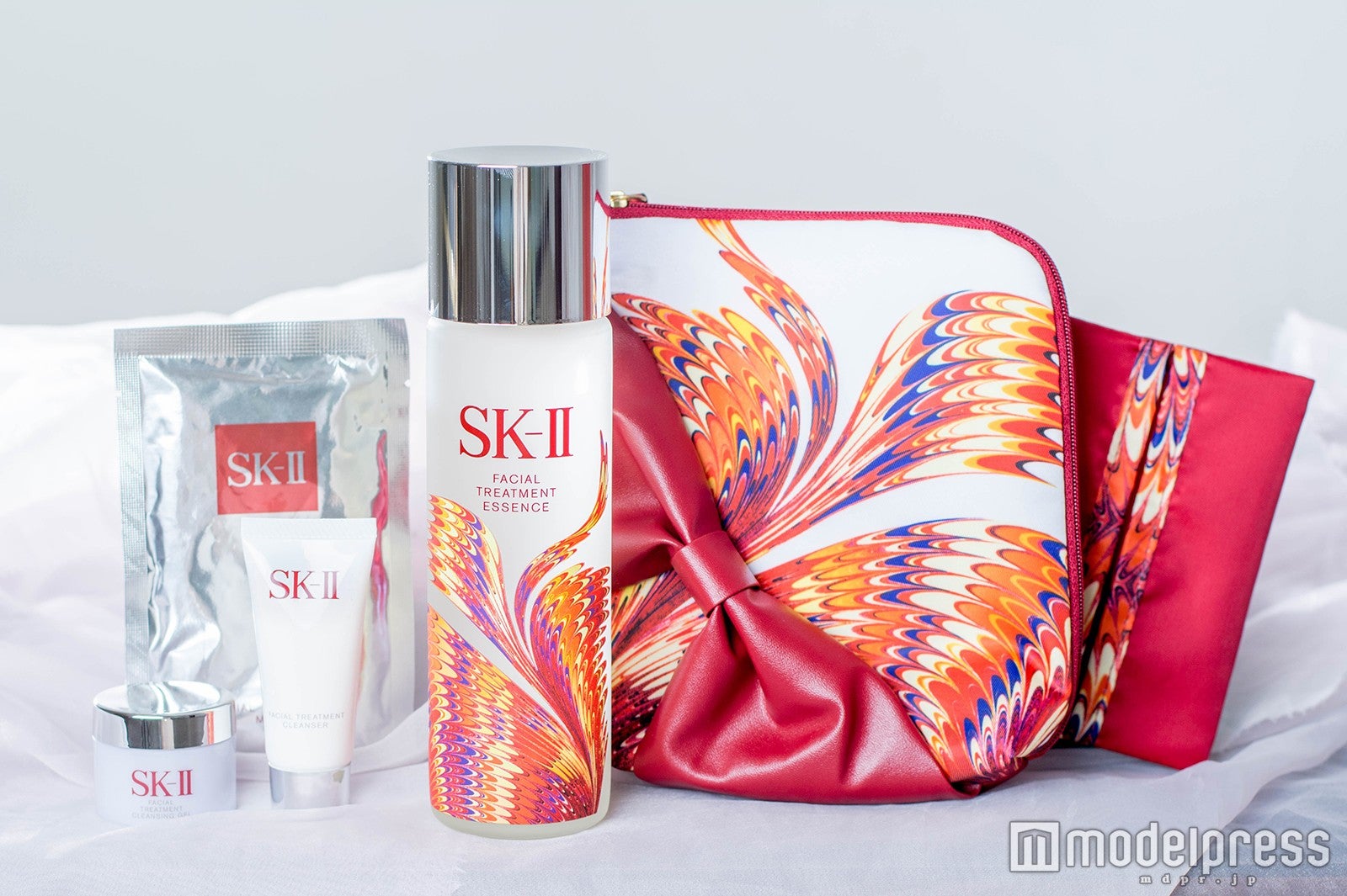 SK-II 「フェイシャル トリートメント エッセンス レッド リミテッド エディション コフレ」（C）モデルプレス