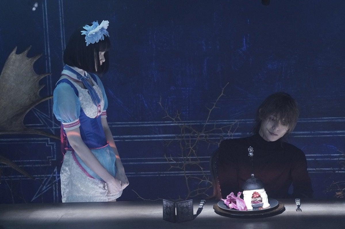 玉城ティナ、窪田正孝（C）2019 「Ｄｉｎｅｒ　ダイナー」製作委員会