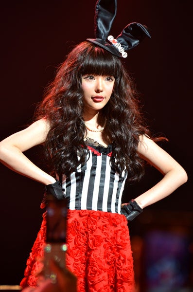 Milky Bunny（益若つばさ）