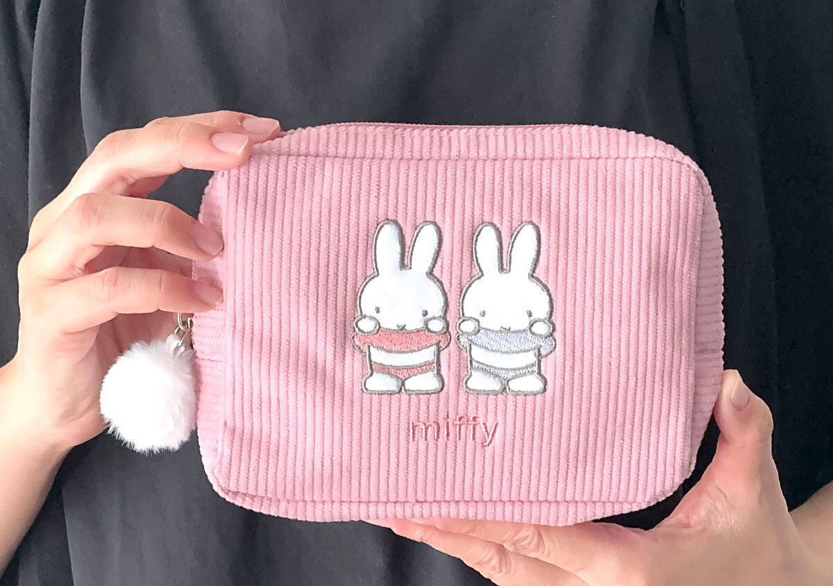 宝島社雑誌付録のInRed3月号増刊のミッフィー刺繍入りコーデュロイポーチ2