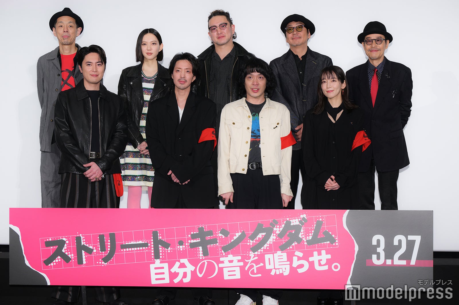 (後列左から)宮藤官九郎、中島セナ、中村獅童、大森南朋、田口トモロヲ監督（前列左から）間宮祥太朗、若葉竜也、峯田和伸、吉岡里帆（C）モデルプレス