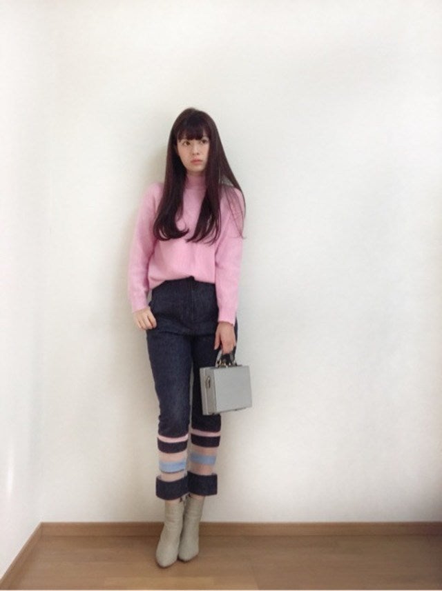 重くて沈みがちな秋コーデにピンクを効かせて 幸せカラーで気分から明るくなる着こなし11選 モデルプレス