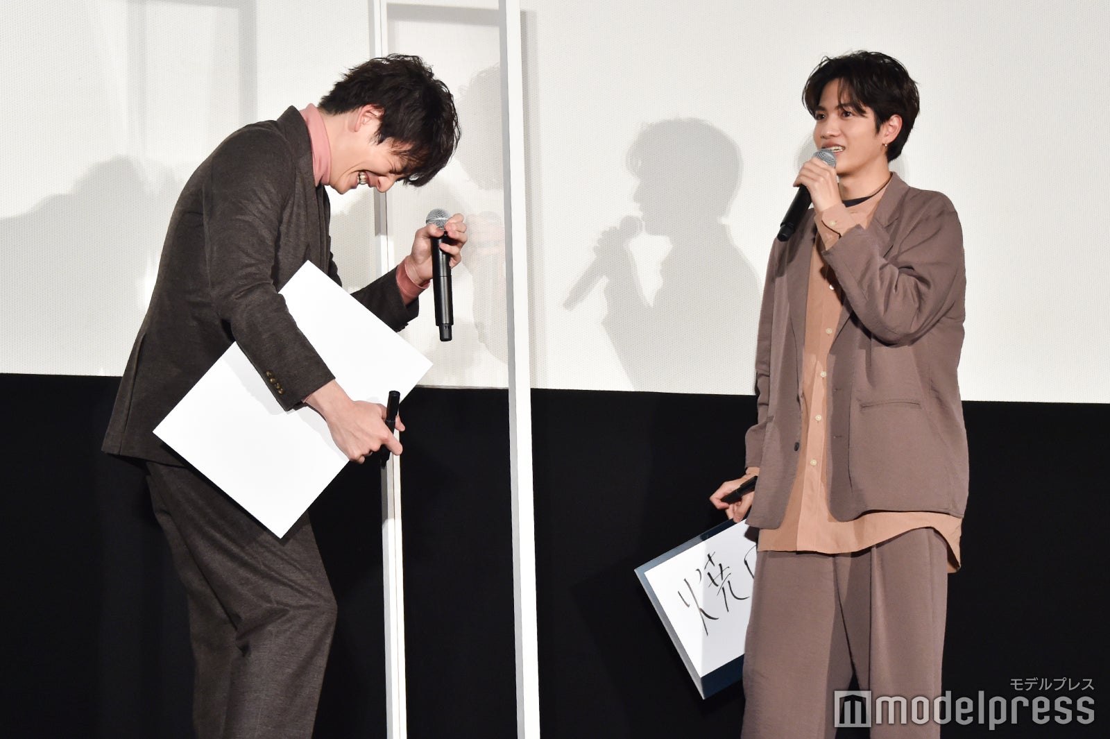 “テンションが高い”岡田将生、天然ぶり炸裂 志尊淳がツッコみまくる＜さんかく窓の外側は夜＞