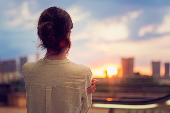 飽き性な性格は危ない？不倫しやすい女性の特徴6つと不倫中の女性がやりがちな行動パターンとは