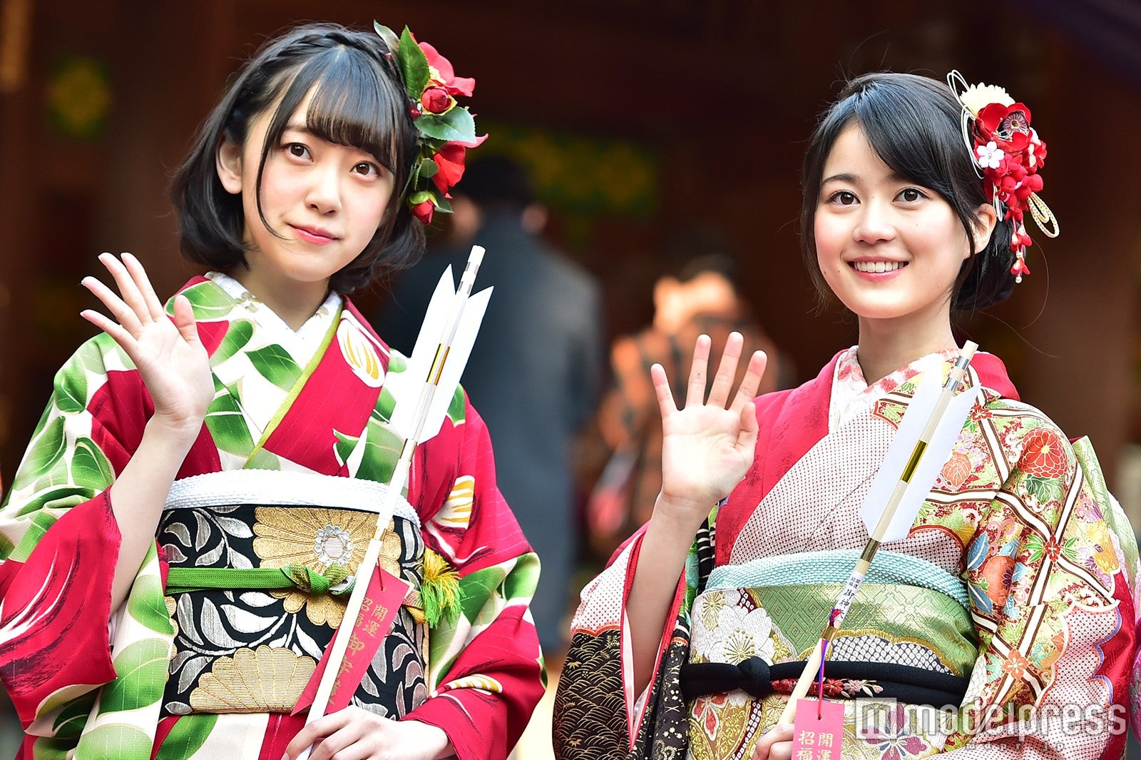 堀未央奈、生田絵梨花（C）モデルプレス