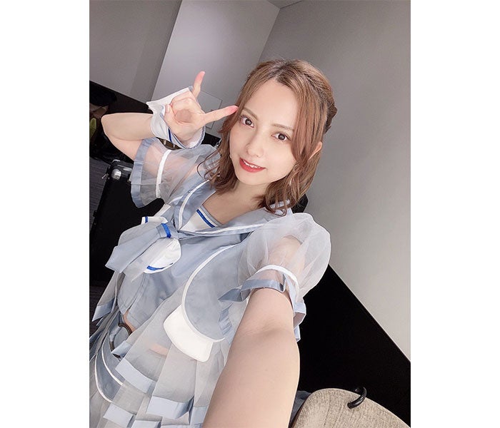 桃月なしこ ババババンビのステージ衣装でアイドルに変身 アイドルなしこさん可愛い モデルプレス