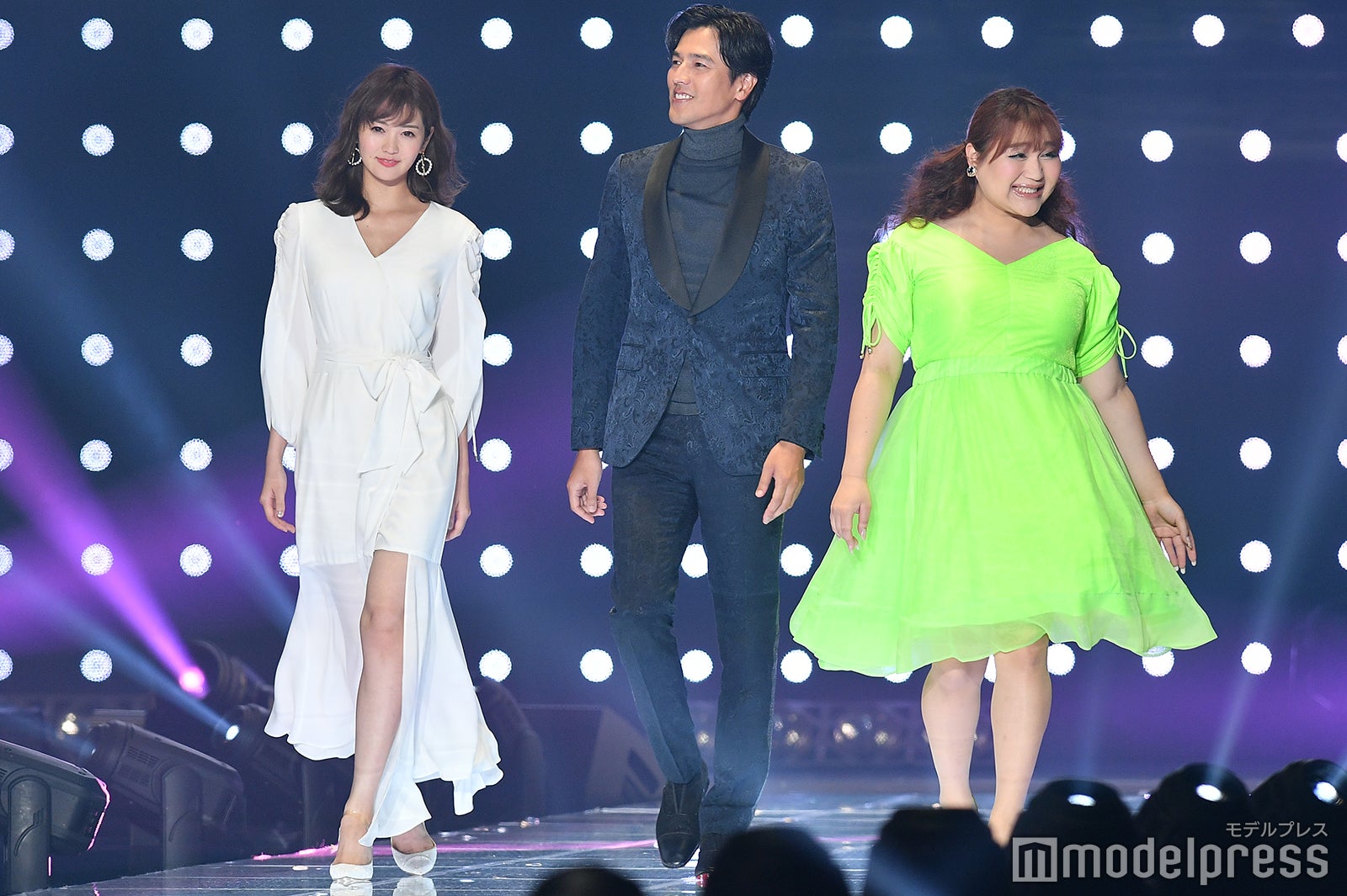 （中央）要潤 （C）モデルプレス