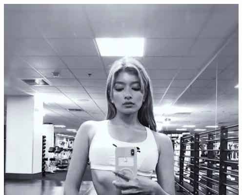 ローラ、SEXYワークアウトショットで圧巻ボディ見せつける「ストイック」「向上心さすが」