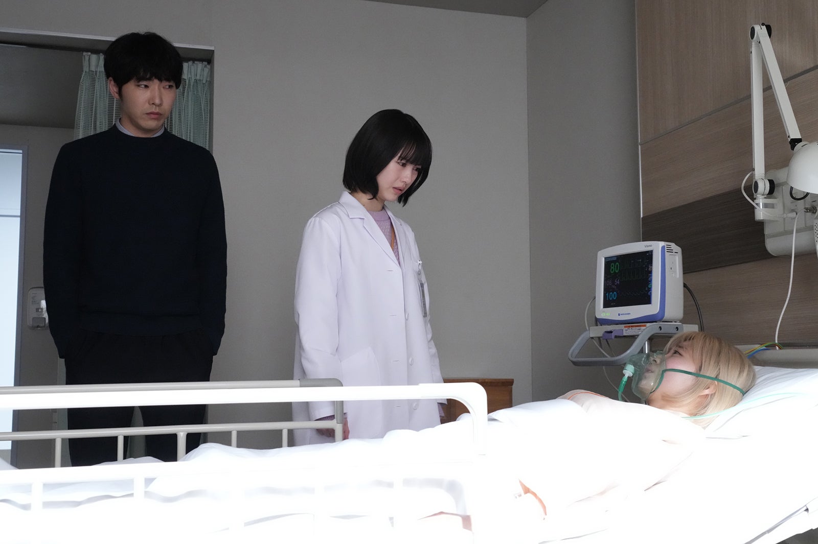 柄本佑、浜辺美波、岡崎紗絵 （C）関西テレビ