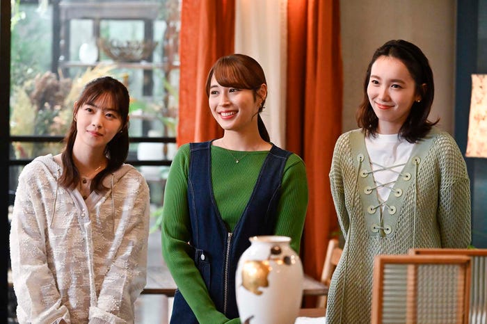 西野七瀬、広瀬アリス、飯豊まりえ「恋なんて、本気でやってどうするの?」第7話より(C)カンテレ