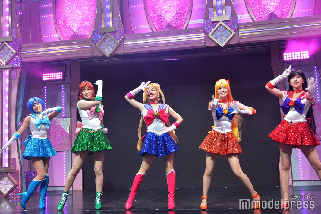 ショーの様子（C）モデルプレス