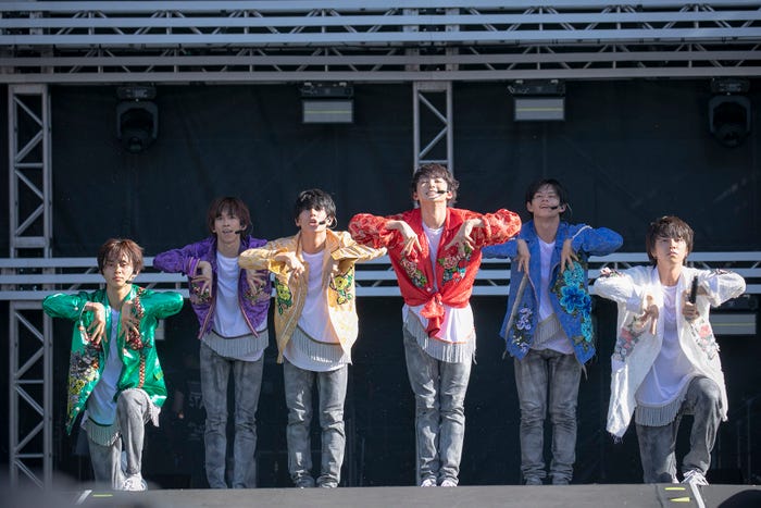 超特急(写真:米山三郎、深野輝美)