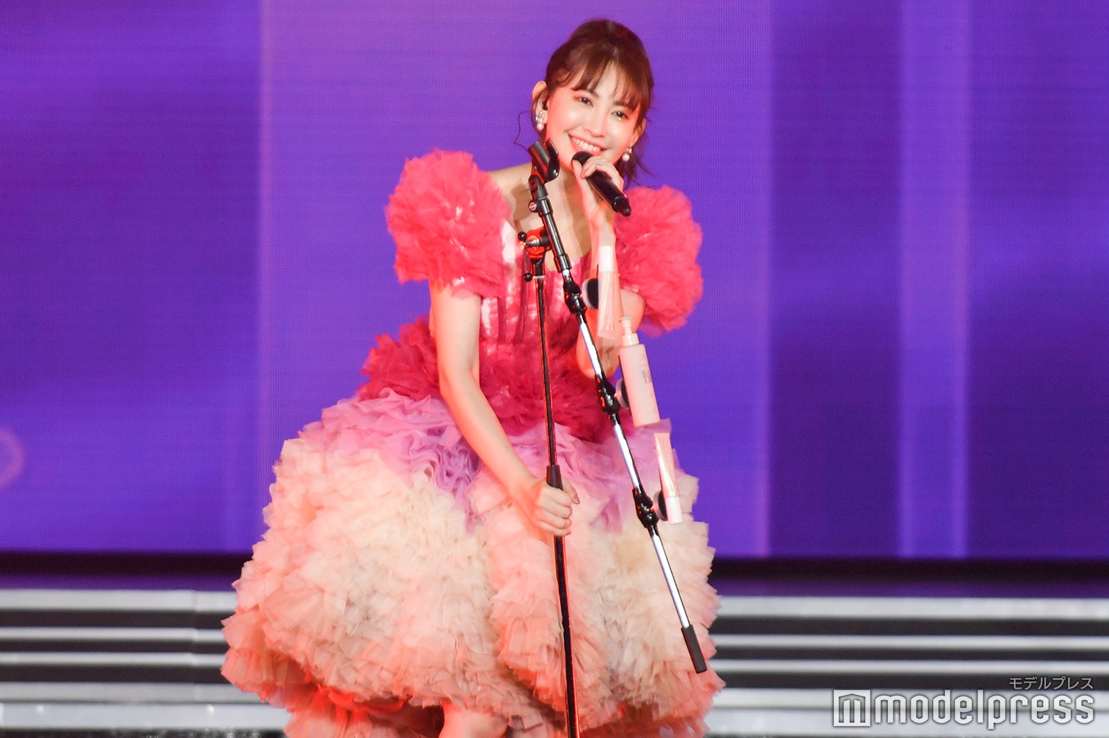 小嶋陽菜「峯岸みなみ卒業コンサート～桜の咲かない春はない～」（C）モデルプレス