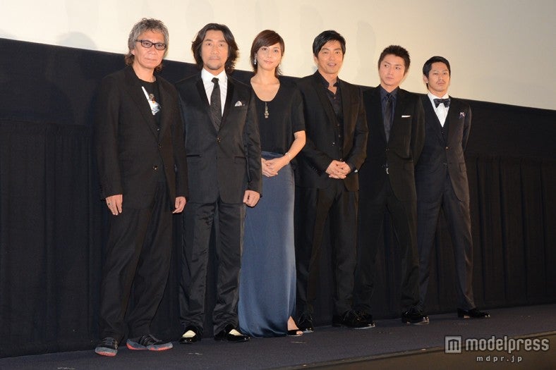 映画「藁の楯（わらのたて）」プレミアム試写会（左より：三池崇史監督、岸谷五朗、松嶋菜々子、大沢たかお、藤原竜也、永山絢斗）