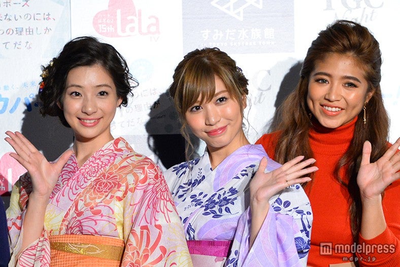 （左から）足立梨花、大島麻衣、今井華