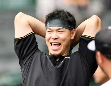 阪神・佐藤輝 期待かけてくれた天国の張本さんへ三冠届ける「皆さんに惜しまれるようなプロ野球人生を僕も送れるように」