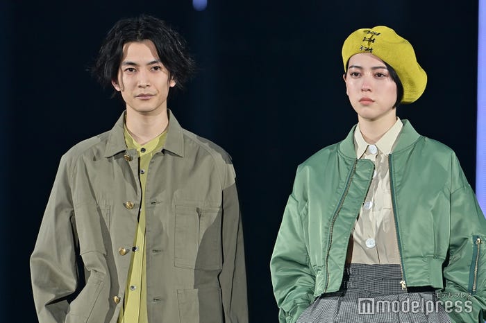 渡邊圭祐、三吉彩花(C)モデルプレス