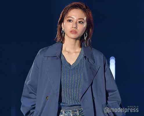 山本舞香、ラインストーンメイクでクールに輝くランウェイ<TGC2020 S/S>