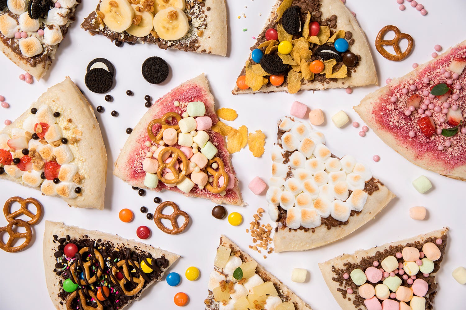 マックスブレナー、世界初“チョコレートピザバー”をラフォーレ原宿に出店 視覚も楽しいカラフルさ