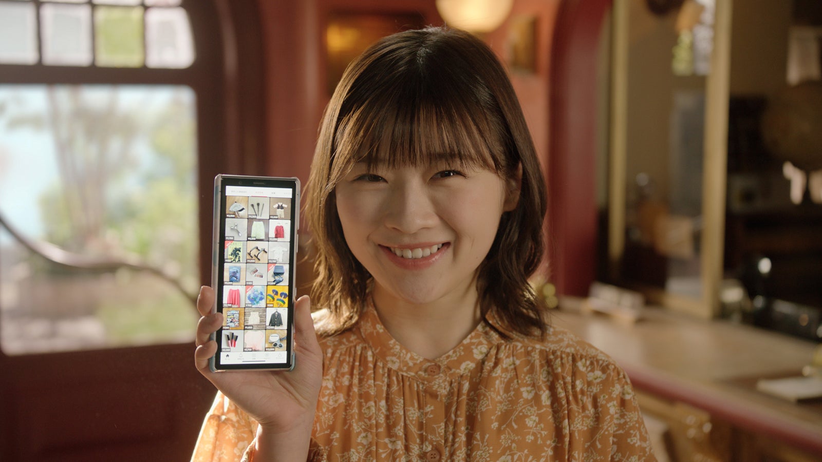 伊藤沙莉／新TVCM「屋上での出会い」篇（提供写真）