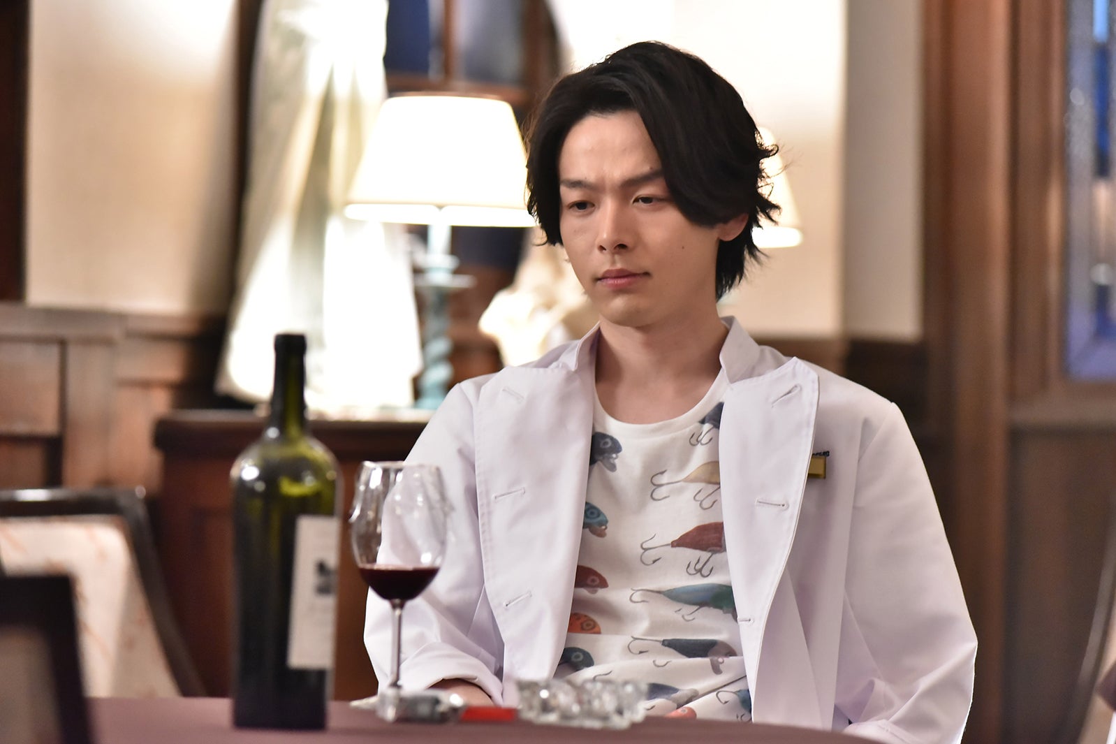 中村倫也／「崖っぷちホテル！」第3話より（C）日本テレビ