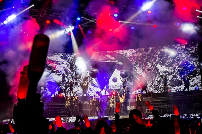 iKON(写真提供:avex)