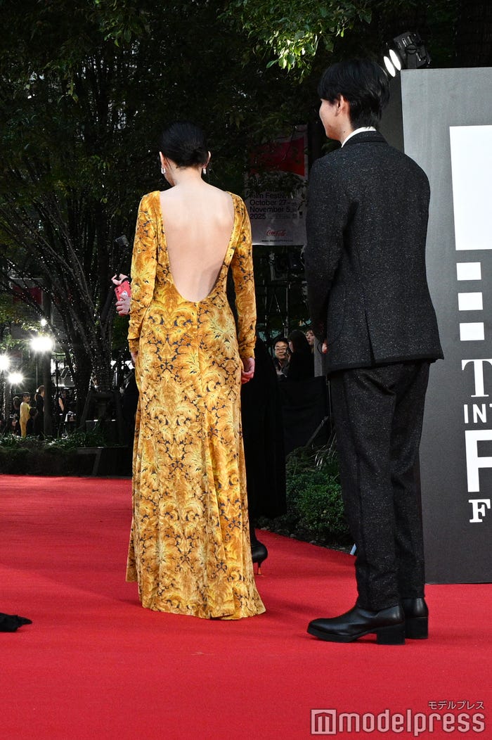 出口夏希、羽村仁成(C)モデルプレス
