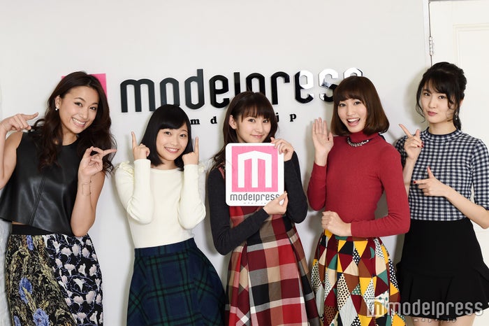 (左から)高橋ユウ、小山百代、大久保聡美、七木奏音、坂田しおり(C)モデルプレス