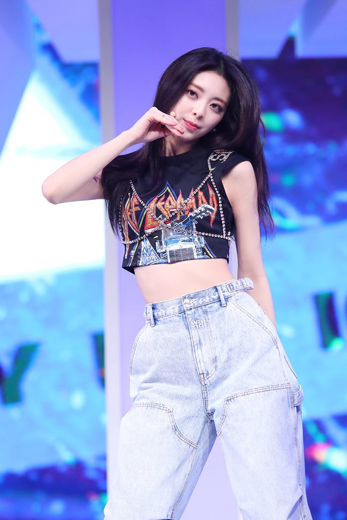 ユナ/撮影:Jung kyujung @ MUcreative , Kim dongwoo @ Mucreative