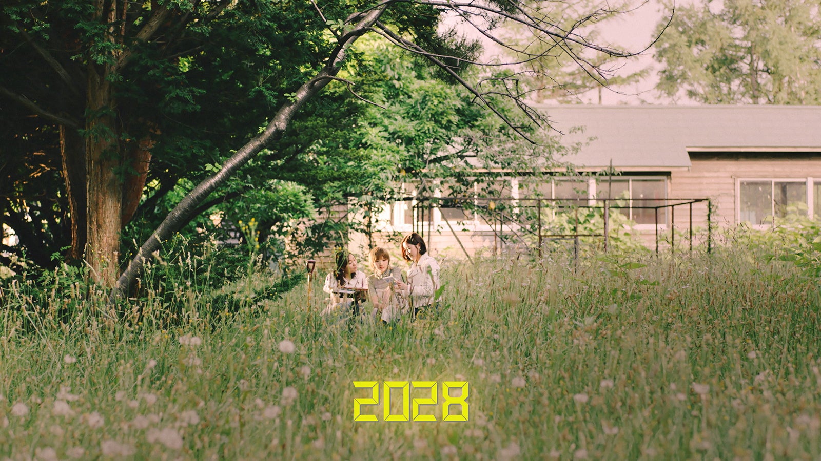 2028年／AKB48「サステナブル」MV（C）AKS／キングレコード