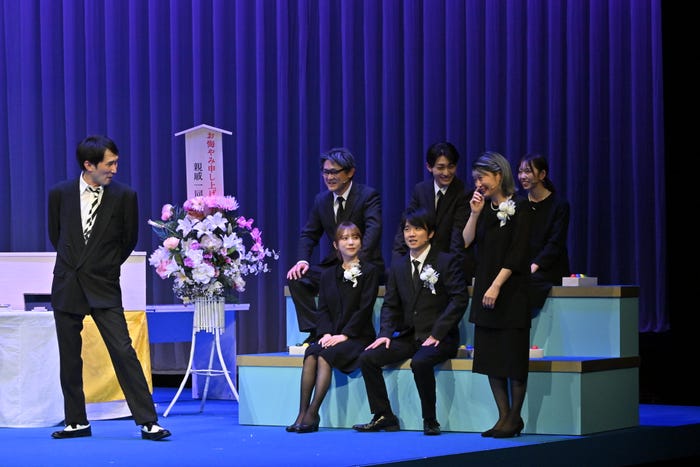 舞台「ノンレムの窓」撮影:阿部章仁(提供写真)