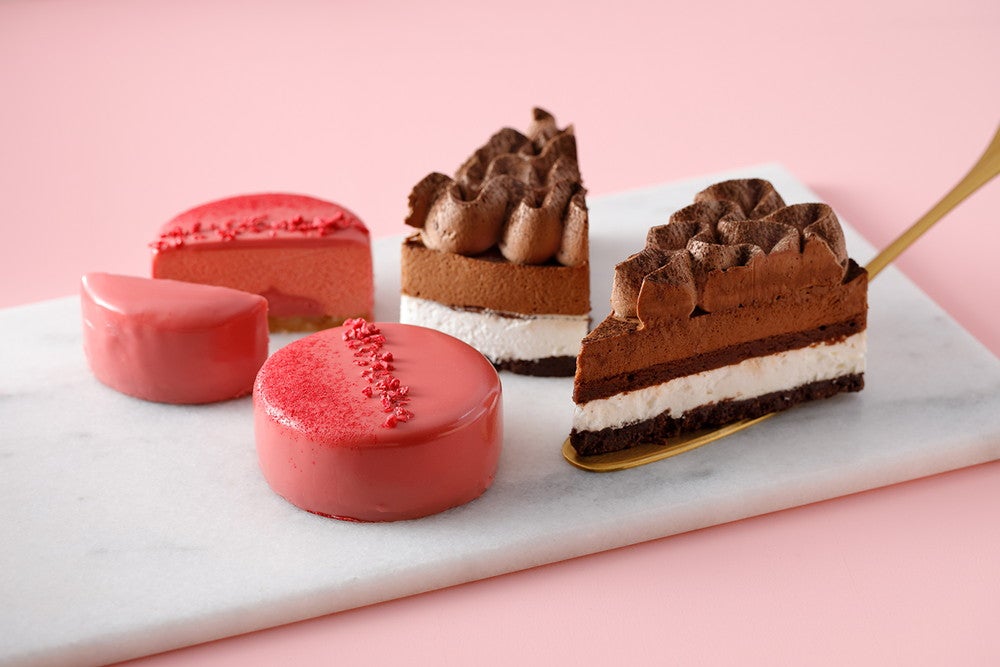 ルビーチョコレートケーキ、クラシックチョコレートケーキ／画像提供：スターバックス コーヒー ジャパン