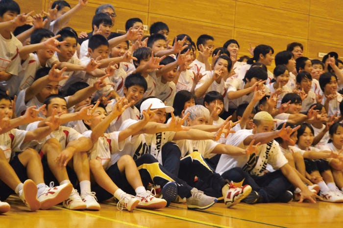 授業の様子 (画像提供:所属事務所)