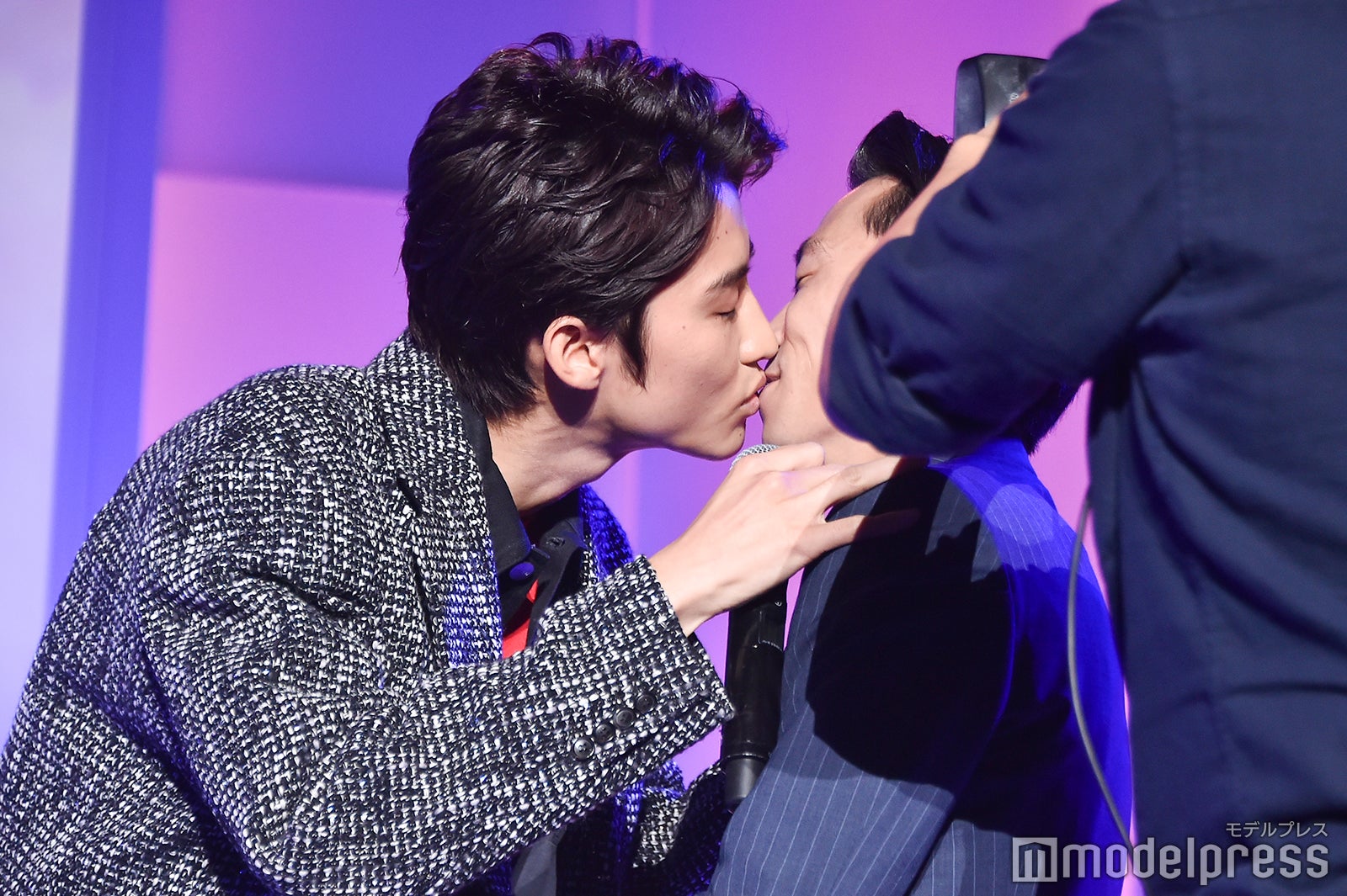 岐洲匠、カミナリ石田たくみ （C）モデルプレス