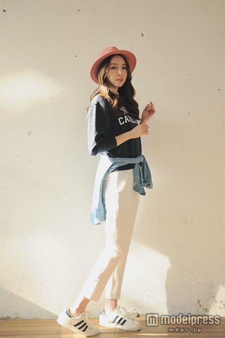 今年大本命のストライプ柄クロップドパンツ／画像提供：「Netstar」3,200円（税込）