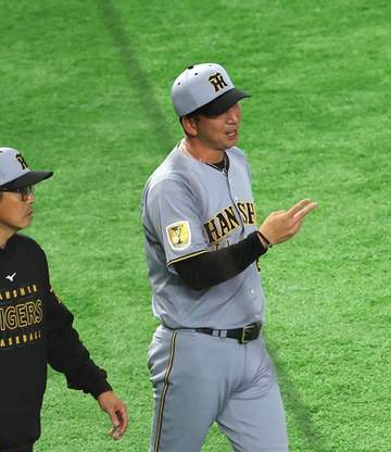 阪神 藤川監督が1イニング2死球にベンチを出る 大山が伏見が 東京ドームが騒然 伊藤将の2点二塁打で逆転に成功！