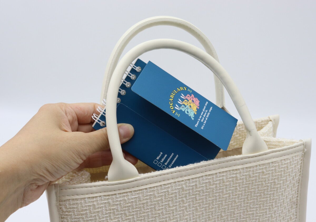リピ確定♡単純だけどよくできてる！パタパタたたんで隠せる100均ノートが優秀だった