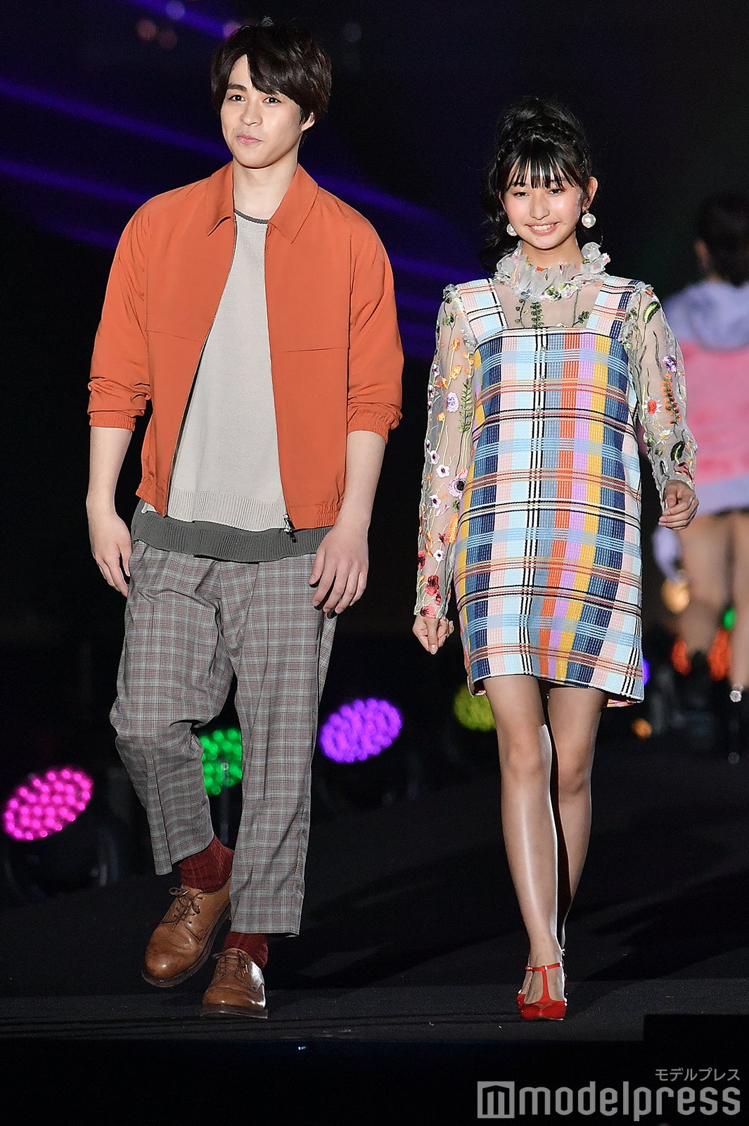 （左）西銘駿 （C）モデルプレス