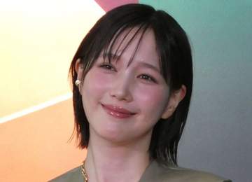 本田翼 肩ひもリボンのキャミの絶妙コーデに反響続々「透明感やばっ！」「別格だわ…」