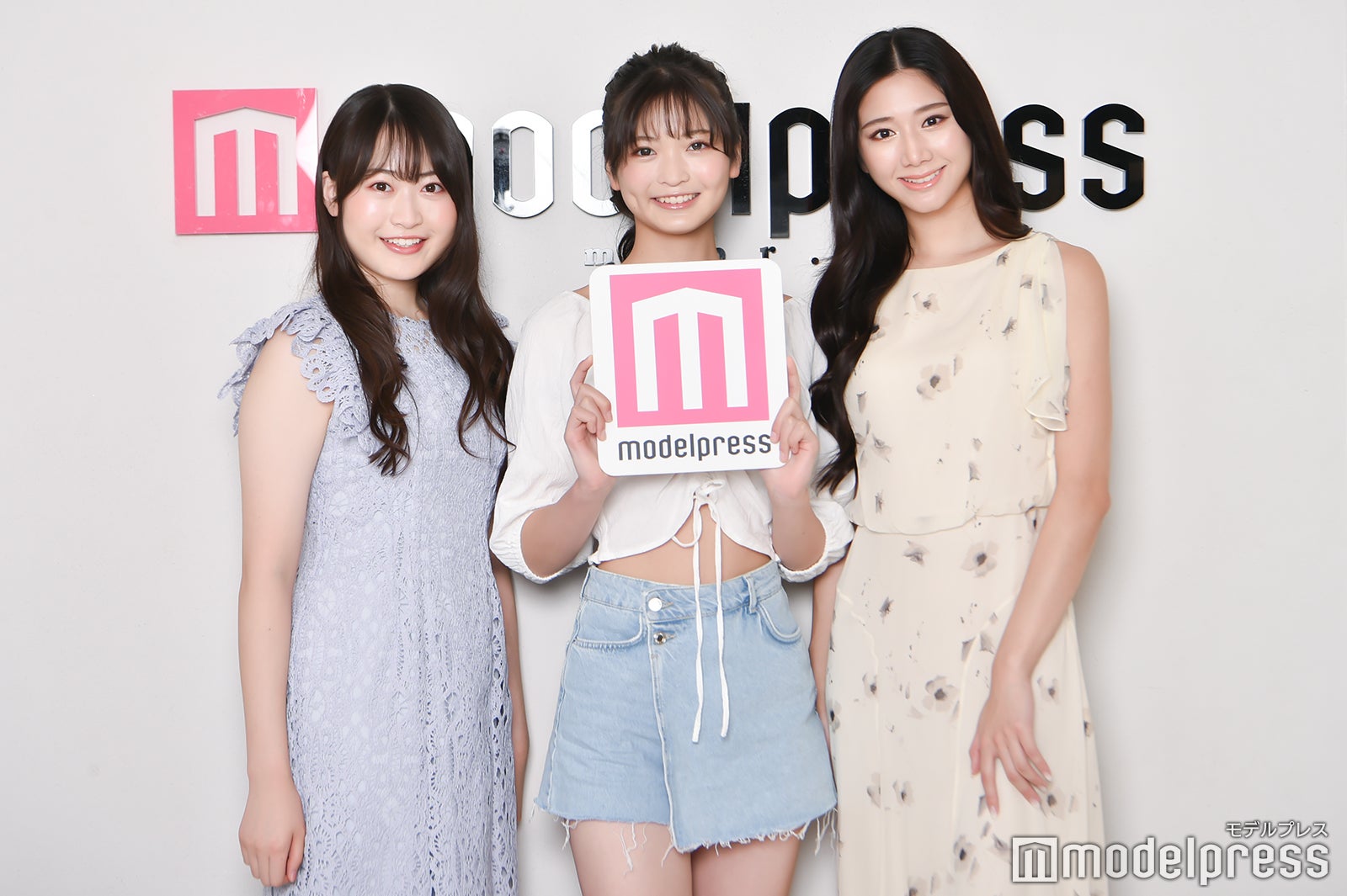 （左から）愛乃さん、HANAさん、斎藤恭代さん（C）モデルプレス