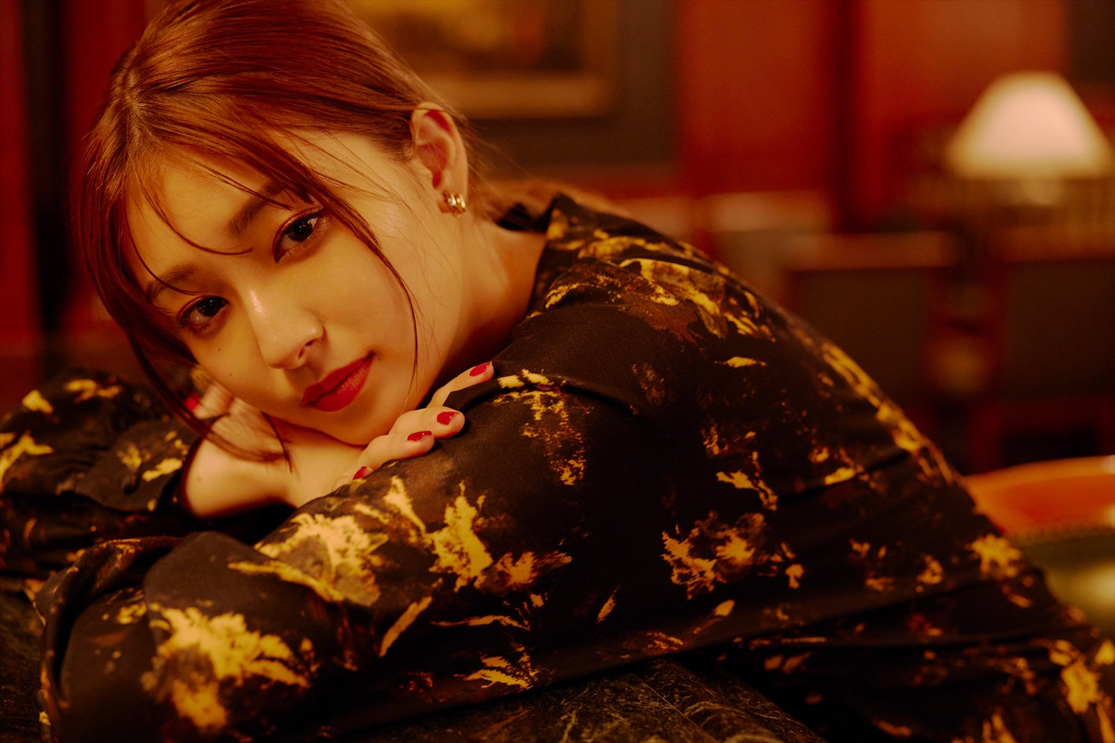 吉川愛、大人なランジェリー姿披露 3年半ぶり写真集で20代の美しさ魅せる