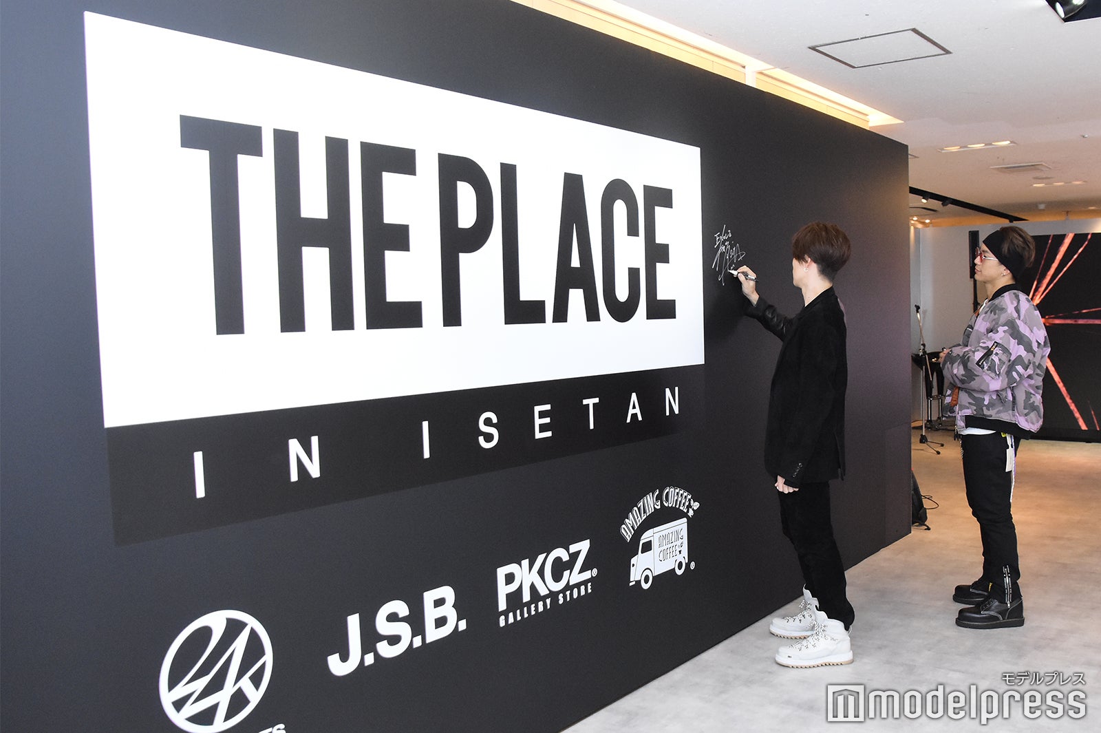 （左から）TETSUYA、NAOTO （C）モデルプレス