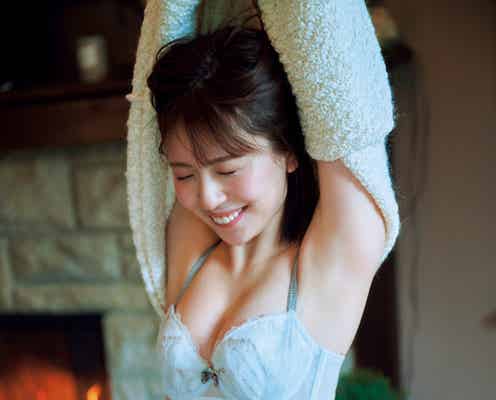 日向坂46松田好花、水色レースランジェリー姿解禁 1st写真集発売前重版緊急決定<振り向いて>