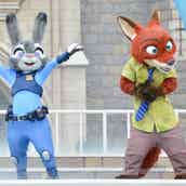 ディズニーキャラがチラ見え 大人 オシャレな 垢ぬけ メガネの選び方 モデルプレス ディズニーキャラがチラ見え 大人 オシャレな 垢ぬけ メガネの選び方 モデルプレス