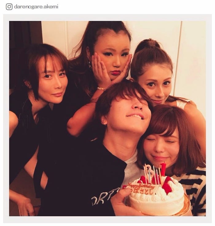 ダレノガレ明美らに祝福されるセカオワFukase&益若つばさ/ダレノガレ明美Instagramより
